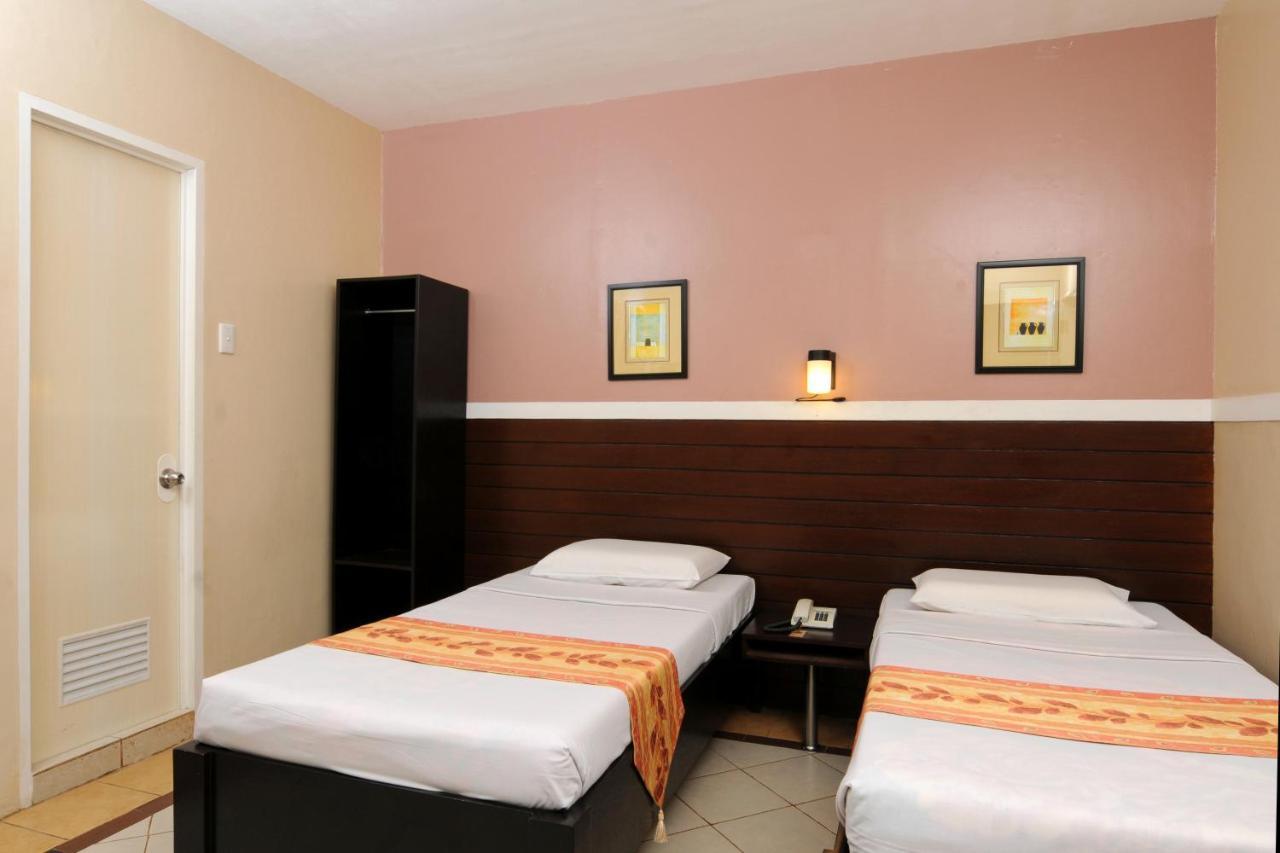 Sampaguita Suites Jrg Cebu Buitenkant foto